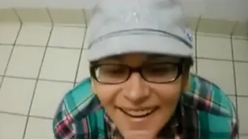 Mother blows her own son in the public bathroom