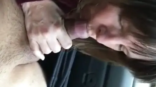 Real slut mom gets a gift in her mouth