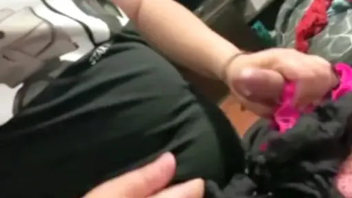 Convenzo a mi hermana de hacerme la paja con sus tangas