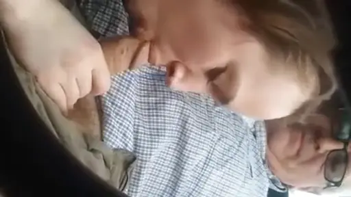 Slutty daughter drains her old dad’s cock in the car
