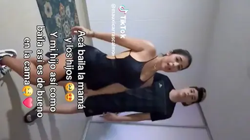 Madre comprobó que su hijo es bueno bailando y también en la cam